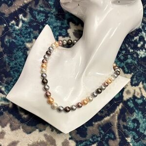 GORGEOUS Multicolor Pearl Necklace